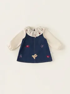Kleinkind Mädchen 2-Teiliges Bekleidungsset Cartoon Bär Stickerei Rüschenbluse Und Denim Latzkleid Süßes Outfit Im Koreanischen Stil