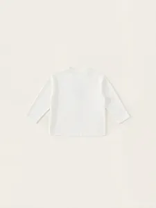 White minimalist long-sleeved t-shirt with crew neck for boys featuring letter prints