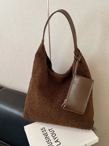 Women Large Capacity Fuzzy Plush Tote Bag Sherpa Texture Shoulder Bag With Matching Pouch Casual Winter Hobo Bag For Women