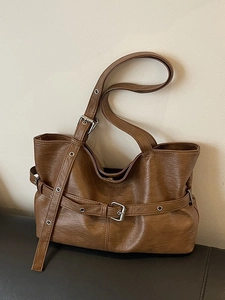 Grande borsa tote retrò marrone in pelle con motivo litchi e dettaglio fibbia