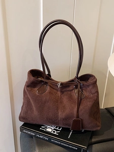 Sac Cabas Vintage en Suédine Grande Capacité Femme Rétro Sac à Épaule Mat Automne Hiver Bureau Navette Sac à Main