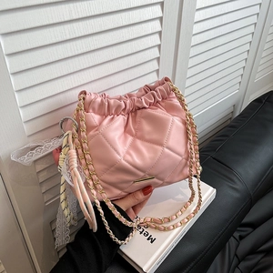 Fashion Women Quilted PU Leather Chain Shoulder Bag Rhombic Pattern Crossbody Bag With Lace Bow Heart Pendant Daily Bucket Bag
