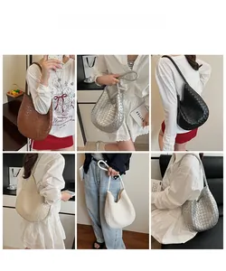 Détails de divers coloris de sacs hobo tressés en similicuir dans des scènes du quotidien