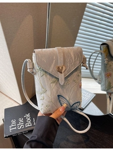 Mini Sac de Téléphone Portable en Toile Brodée pour Femmes Motif Papillon Floral Boucle en Métal Cœur Petit Sac à Épaule