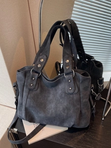 Sac Cabas Vintage en Cuir PU Grande Capacité pour Femme avec Rivets Rétro Sac à Bandoulière Bureau Quotidien