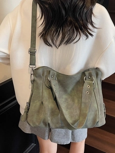 Grand sac fourre-tout vintage vert avec bretelles réglables et finition mate
