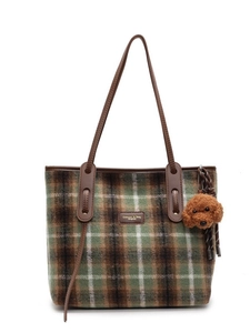 Sac cabas en laine à carreaux vert et marron avec anses en cuir et breloque chien en peluche