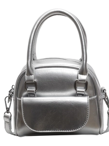 Borsa Boston metallizzata argento con doppi manici e tracolla a catena in stile moderno