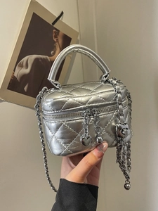Women Mini Quilted Vanity Bag PU Leather Box Crossbody Bag Heart Pendant Silver Chain Strap Small Handbag For Daily Party