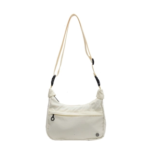 Sac hobo beige minimaliste en nylon avec bandoulière réglable et poche zippée