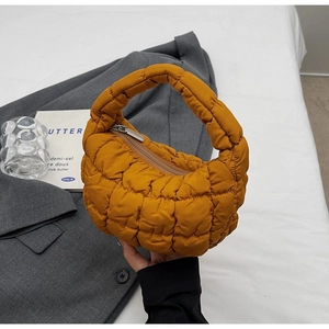 Sac nuage jaune matelassé chic avec poignée rembourrée et fermeture éclair