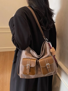 Retro large capacity tote bag in brown patchwork with front pockets and teddy bear pendant