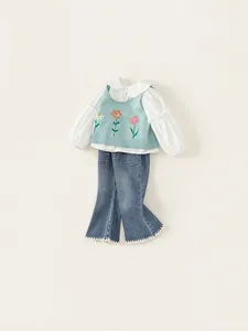 Ensemble 3 pièces fille avec gilet en maille fleurie, chemise à volants et jean évasé