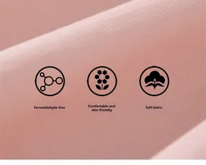 Gros plan sur le tissu en coton rose doux montrant une texture respirante et confortable
