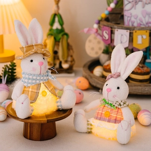 Coppia di coniglietti pasquali di peluche con luci LED calde per decorazioni primaverili