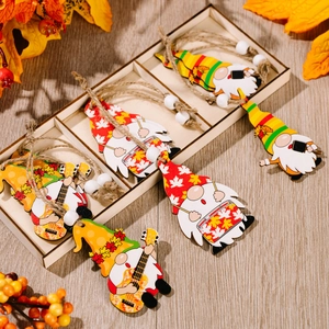 9-teiliges herbstliches Gnom-Anhängerset aus Holz in einer Gitterbox mit Ahornblatt