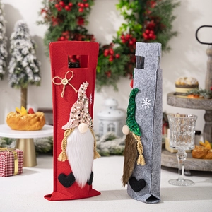 Sacchetti regalo per bottiglie di Natale con gnomi di paillettes e barba finta