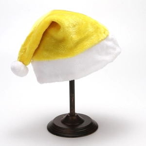 Gorro de Navidad amarillo clásico de felpa con ribete blanco para fiestas navideñas