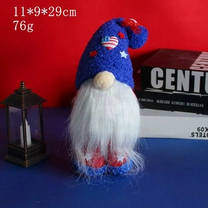 Nain de décoration patriotique pour la fête de l'indépendance USA avec bonnet tricoté