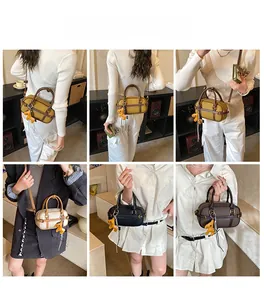 Mode Kontrast Boston Tasche mit Pferdeanhänger in verschiedenen Farben und Tragevarianten