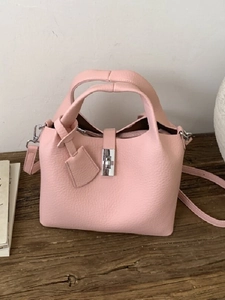 Women's Minimalist Synthetic Leather Bucket Bag Niche Design Pebbled Texture Shoulder Crossbody Handbag With Silver Lock