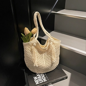 Sac Fourre-Tout en Tricot Tissé à la Main pour Femmes Grande Capacité Sac à Épaule de Plage Avec Gland Sac Seau en Tricot Ajouré