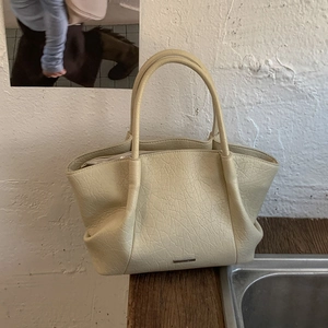 Sac Cabas Vintage en Similicuir PU Plissé Sac à Main Grande Capacité Avec Bandoulière Réglable Logo Métallique pour Femme Quotidien Voyage