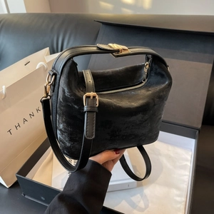 Vintage PU Leather Small Square Handbag For Women Retro Distressed Texture Crossbody Bag Gold Metal Buckle Shoulder Bag Travel Commuter Purse