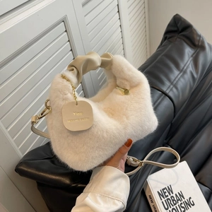 Sac à Main en Fausse Fourrure Peluche pour Femme Hiver Doux Sac à Bandoulière Avec Chaîne Poignée Froncée Petit Sac