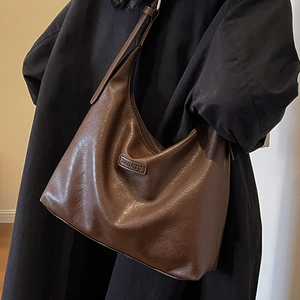 Grand sac fourre-tout en cuir marron foncé de style Hobo vintage pour femme active