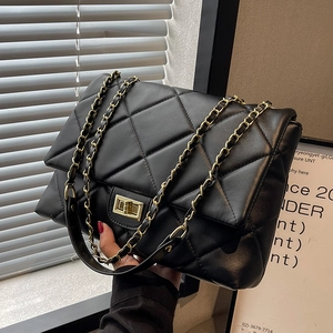 Elegant Quilted Chain Crossbody Bag Large Capacity PU Leather Shoulder Bag With Metal Twist Lock Fashion Messenger Bag