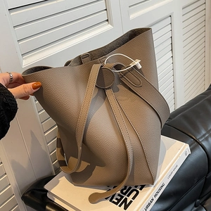 Women Large Capacity PU Leather Bucket Bag Set Urban Minimalist Lychee Grain Shoulder Bag Casual Travel Tote With Inner Pouch