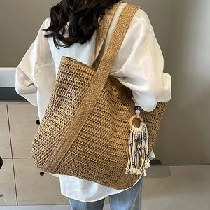 Grand Sac Fourre-tout en Paille Tissée pour Femmes Été Plage Vacances Sac à Épaule Avec Charme de Pompon Mauvais Œil