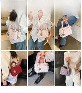 Vues multiples de sacs Boston en quatre couleurs avec détail de charme d'étoile