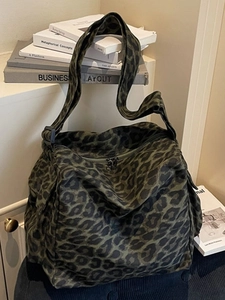 Large Capacity Leopard Print Canvas Crossbody Bag For Women Casual Commuter Shoulder Tote Bag With Camouflage Design