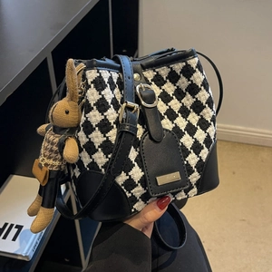 Sac Seau Vintage en Tissu Pied-de-Poule Femmes Retro Cuir Synthétique Patchwork Sac Bandoulière Avec Pendentif Lapin