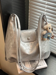Women Large Capacity Synthetic Leather Hobo Bag Vintage Metallic Silver Tote Bag With Bear Charm Shoulder Backpack Handbag