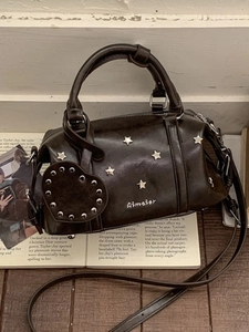 Damen Vintage Stern Nieten Boston Tasche Herz Anhänger PU Leder Umhängetasche Kleine Kissen Schultertasche Für Reisen Alltag