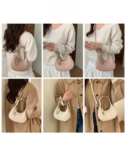 Sac demi-lune en cuir à motif litchi en rose et crème avec bandoulière réglable