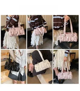 Vues détaillées du sac plissé pour femme montrant les options rose, noir et beige