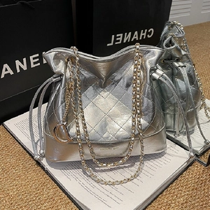 Sac Seau Matelassé à Losanges pour Femmes Avec Charme D en Métal Bandoulière Chaîne en Cuir Synthétique Sac Mode Navette