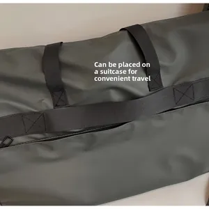 Détail du sac fourre-tout gris avec manchon pour bagages pour fixation de voyage
