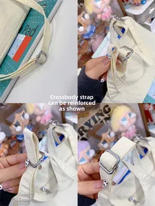 Guide détaillé montrant comment ajuster et renforcer la large bandoulière du sac à main