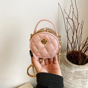 Petit Sac Bandoulière Rond Mini pour Femme Matelassé Décor Camélia Chaîne Cuir Synthétique Mode Petit Sac à Main