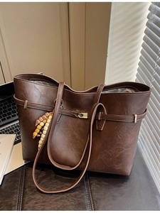 Retro dark coffee tote bag with large capacity and beaded charm for professional women