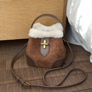 Sac Seau Rétro Femme Texture Daim Avec Garniture Peluche Cuir Synthétique Sac à Bandoulière Main Minimaliste Vintage
