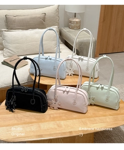 Minimalist rectangular shoulder bags with star charms in five various pastel colors