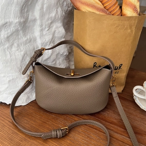 Elegant Synthetic Leather Shoulder Bag For Women Lychee Pattern Handbag With Bear Pendant Commuter Tote Crossbody Bag