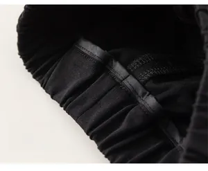 Detail view of elastic waistband with high-quality stitching and durable cotton fabric