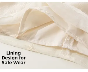 Detailansicht des weichen Innenfutters und der Stickerei am Hanfu-Kleid für Mädchen